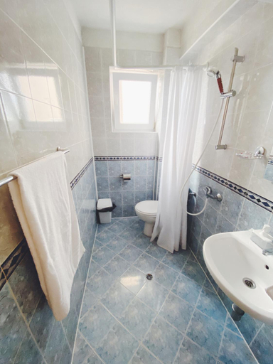 Bathroom 3, Hotel Fancy, Stolichna