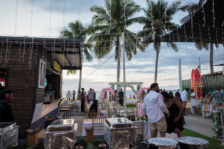 Food & Drinks 3, Sailors Beach Fiji, Ba