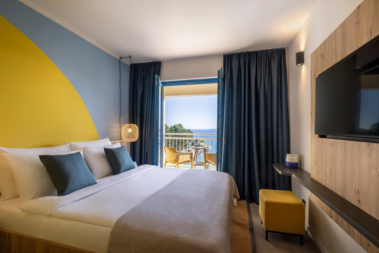 Bedroom 3, Koralj Sunny Hotel by Valamar, Krk