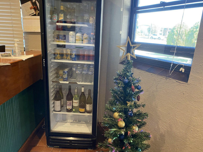 Food & Drinks 5, Sapphire City Motor Inn, Inverell - Pt B