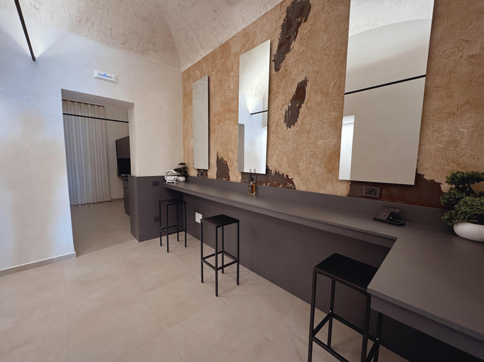 Business Facilities