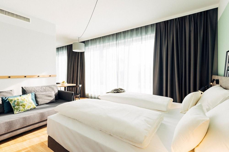 Bedroom 4, harry's home Villach hotel & apartments, Villach