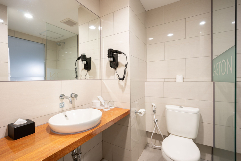 Aston Anyer Beach Hotel - Bathroom