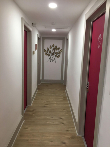 Public Area 2, Hotel Le Biarritz , Allier