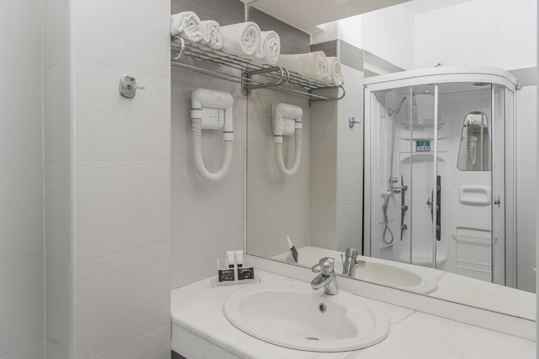 Bathroom 5, Marmari Bay Hotel, Central Greece