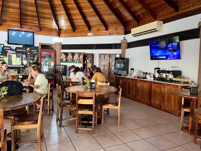 Food & Drinks 5, Hotel Villa Acacia, Carrillo
