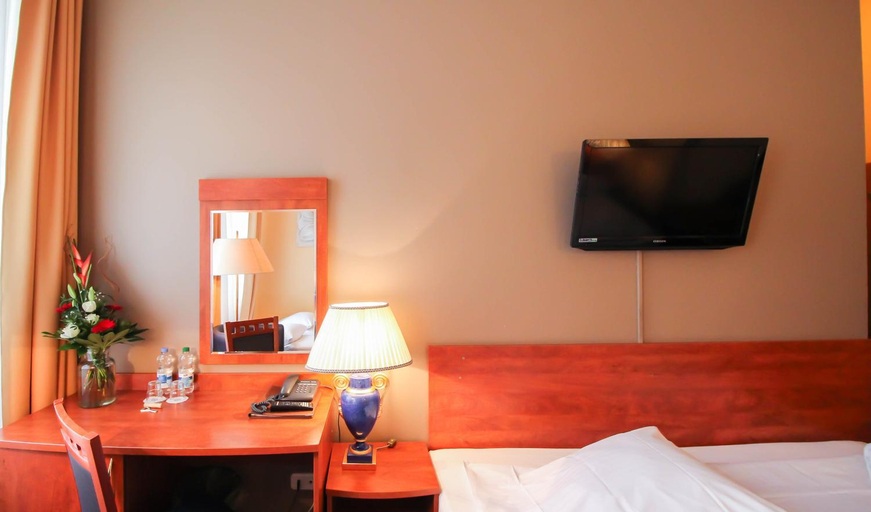 Bedroom 3, Hotel Atrium Charlottenburg, Berlin