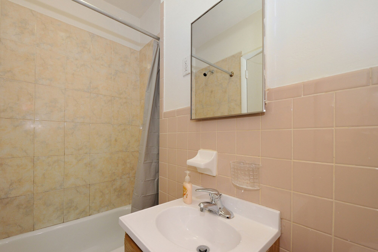 Room 3, Spacious 2BR on the Upper East Side Steps From Central Park, New York