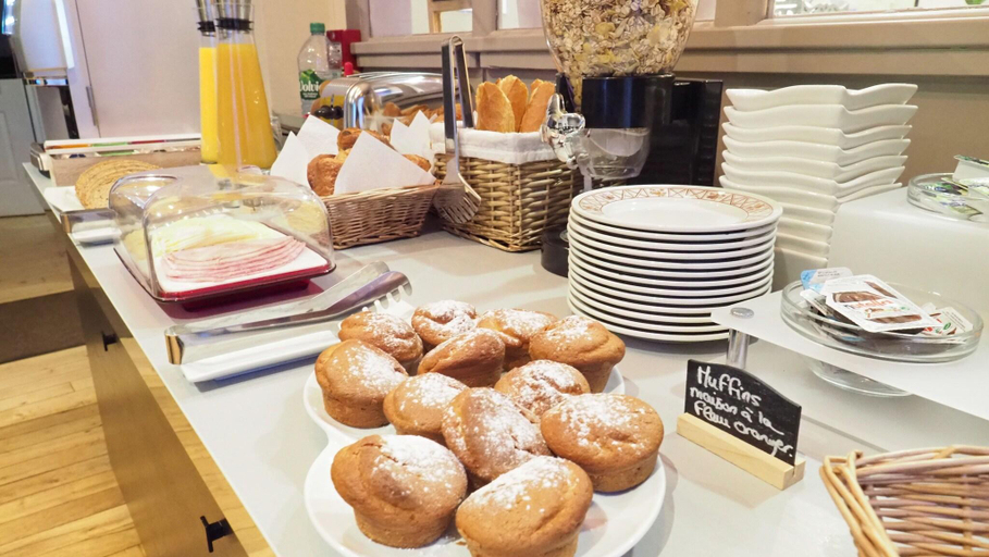 Food & Drinks 5, Hotel Le Biarritz , Allier
