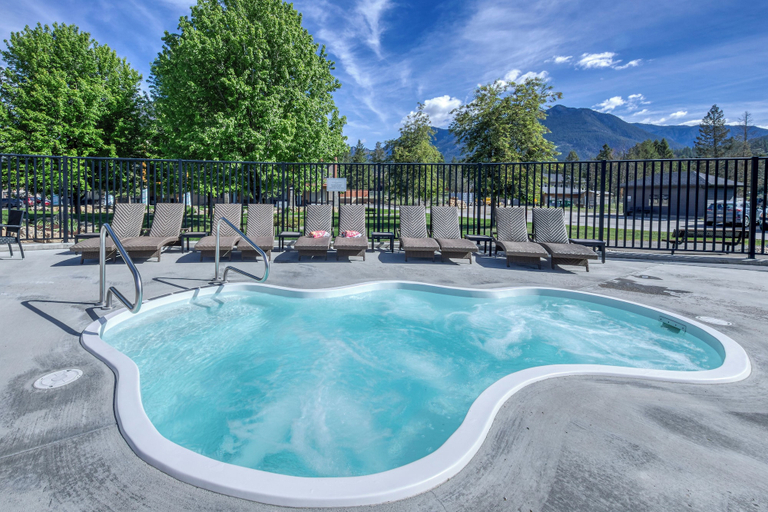 Sport & Beauty 2, Bighorn Meadows Resort, East Kootenay