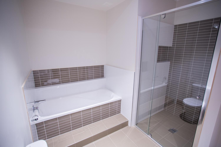 Bathroom 3, Spinifex Motel, Mount Isa