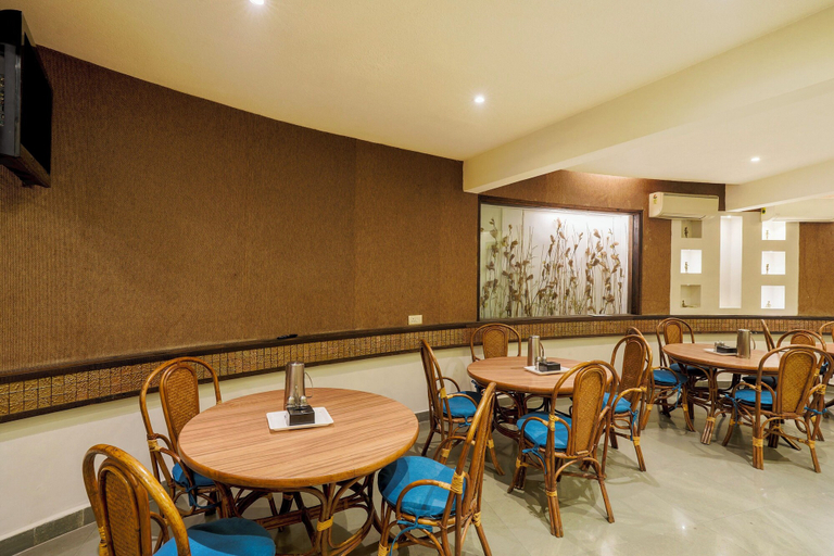 Food & Drinks 5, Treebo Niraali Executive, Hinjewadi, Pune