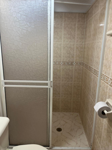 Bathroom 3, Candileja Hostel, Jardín