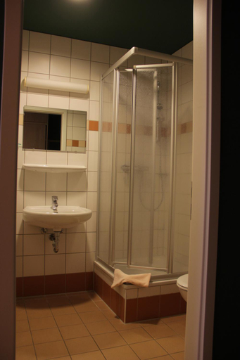 Bathroom 3, Forum Grillensee, Leipzig