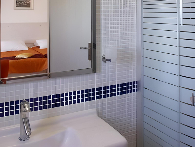 Bathroom 3, Atrium of Alonissos, Thessaly