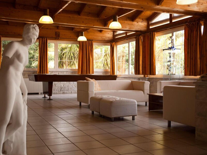 Public Area, Saron Hotel, Attica