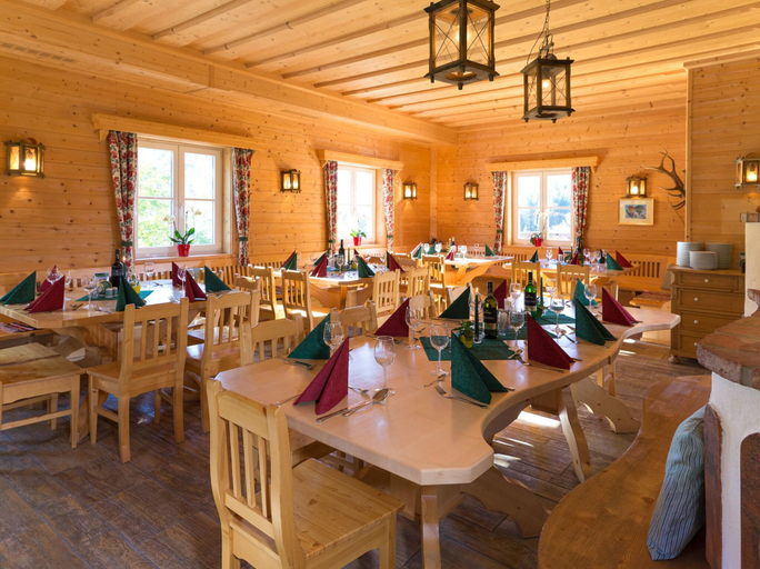 Food & Drinks 5, Hagan Lodge, Liezen