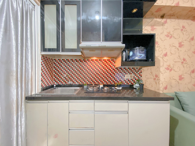 Private kitchen 2, Simply Strategic and Good 2BR Green Pramuka City Apartment, Central Jakarta