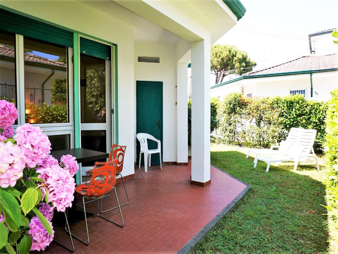 Others 5, Villa in Caorle near Spiaggia Tartaruga, Venezia