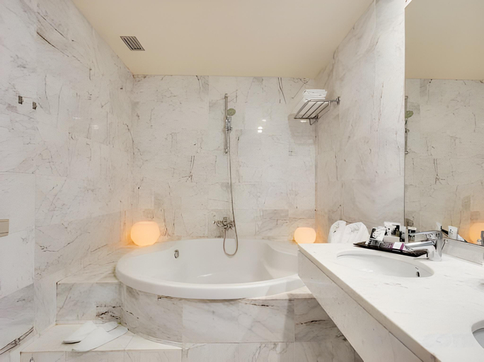 Bathroom 5, Hotel Augusta Vallés, Barcelona