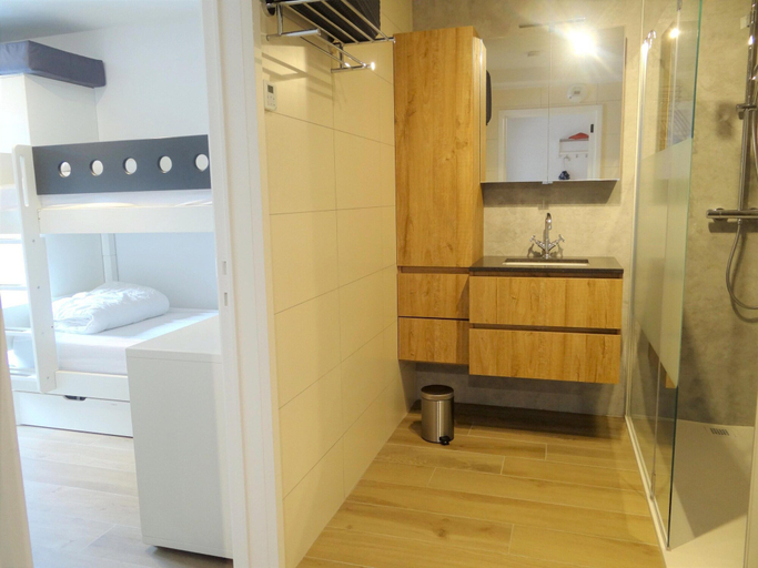 Bathroom 3, Apartment in Nieuwpoort Near the Beach, West-Vlaanderen