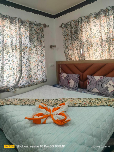Others 3, New Lakes Crown Group Of Houseboats, Srinagar