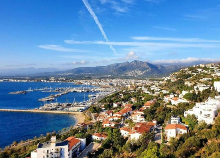 View from property 2, Apartment in Roses With Beachfront Access, Girona