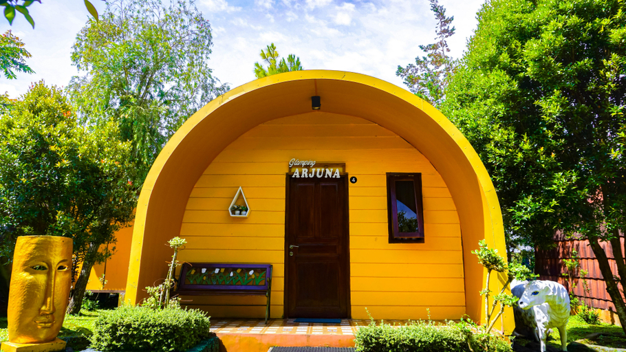 Exterior 12