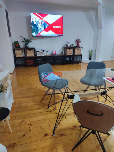 Others 5, Cazare cu acces gratuit la zona de coworking place, Sibiu