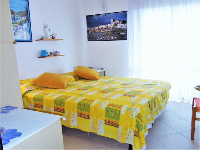 Bedroom 2, Holiday Home in Caorle near Spiaggia Tartaruga, Venezia