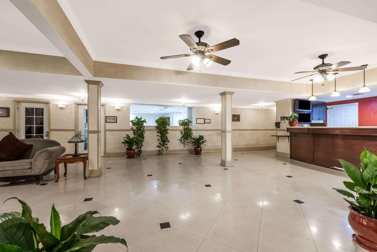 Public Area 2, Ramada by Wyndham San Diego Airport, San Diego