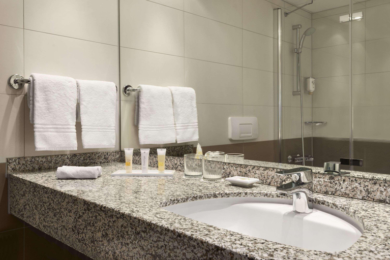Bathroom 4, Ramada By Wyndham Graz, Graz Umgebung