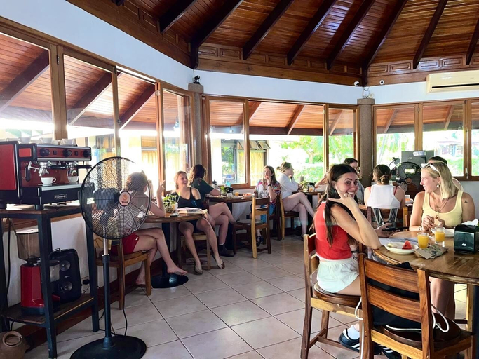 Food & Drinks 5, Hotel Villa Acacia, Carrillo