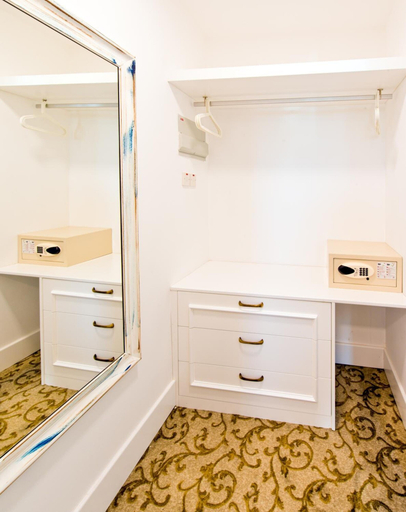 Bathroom 5, The Olive Tree Hotel