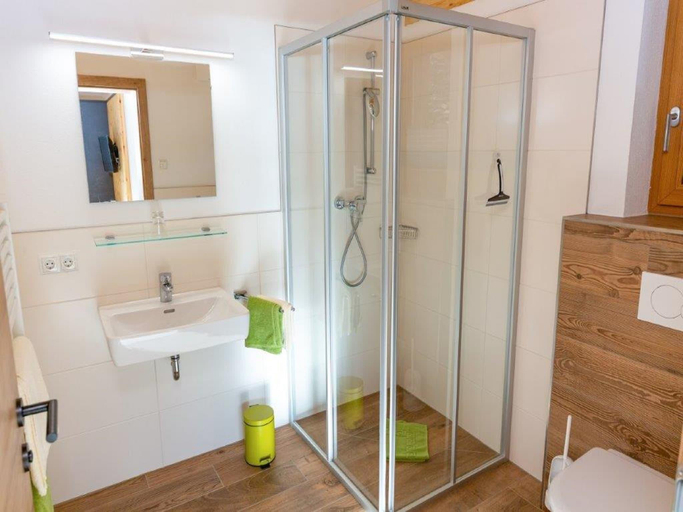 Bathroom, Comfortable Holiday Home in Kleinarl, Sankt Johann im Pongau