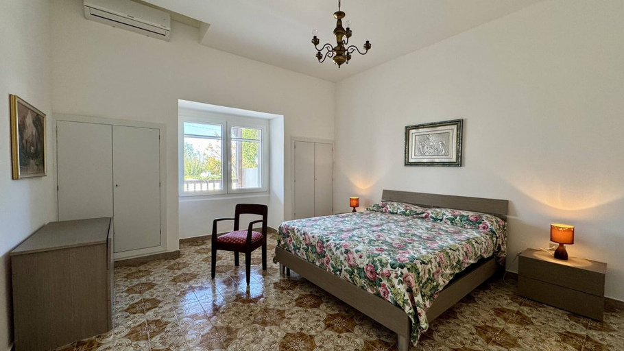 Room 2, Villetta Marilena Sleeps 7 Torre Suda, Lecce