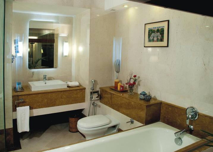 Bathroom 5, Avari Lahore, Lahore