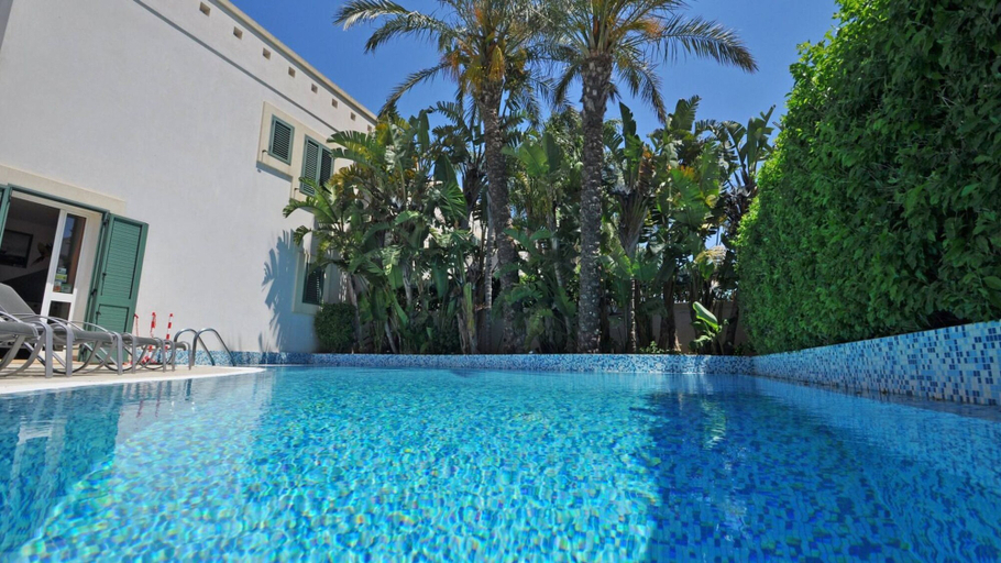 Room 4, Residence Arainn Castro - Pool Sleeps 4 Wifi, Lecce