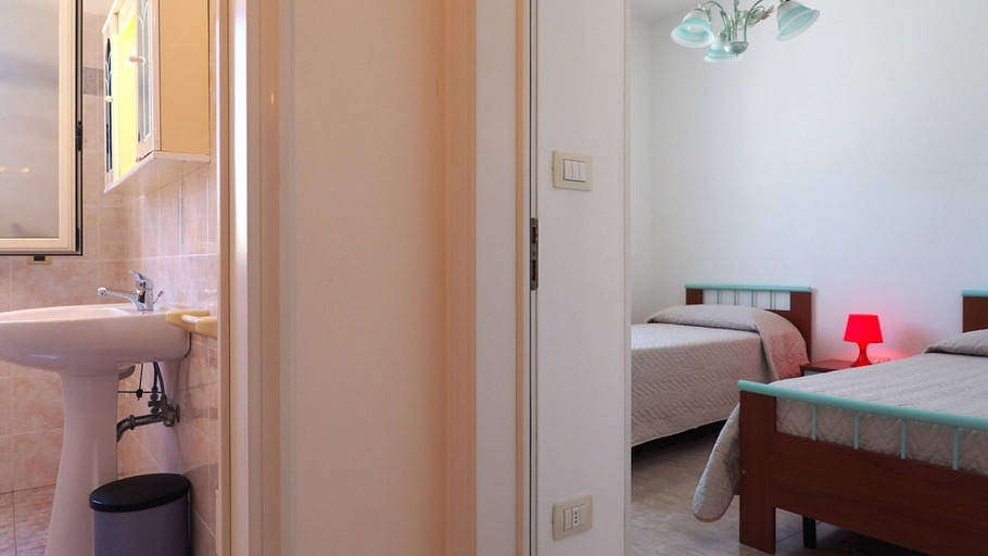 Room 3, Villetta Torre Suda 1, Lecce