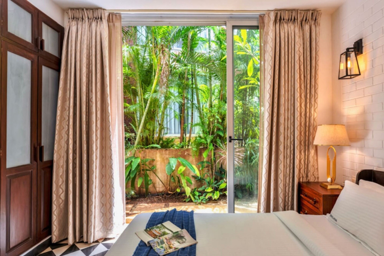 Room 2, Modern Tropical 2bhk Near Beach Pool Garden, North Goa