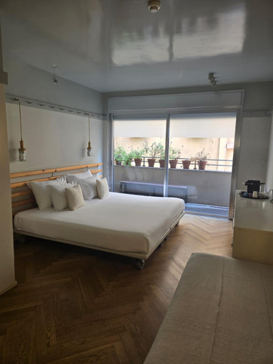Bedroom 3, Florentin House