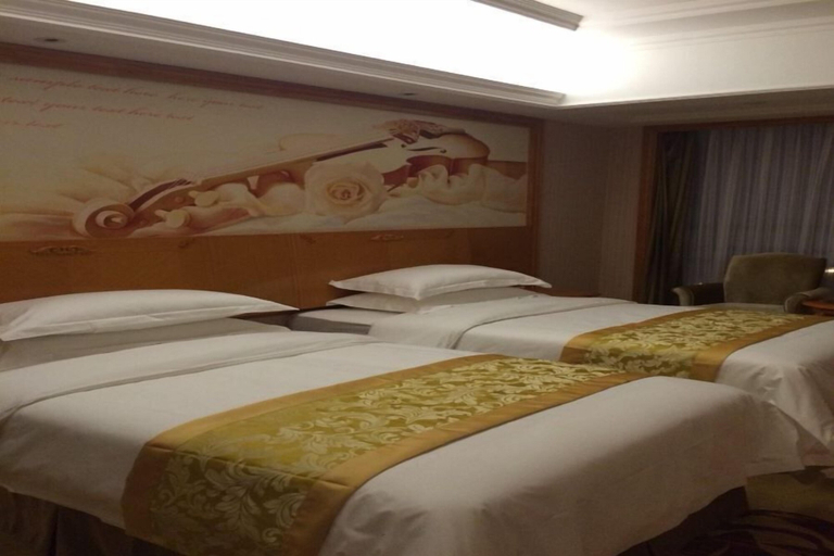 Bedroom 3, Vienna International Hotel, Changsha