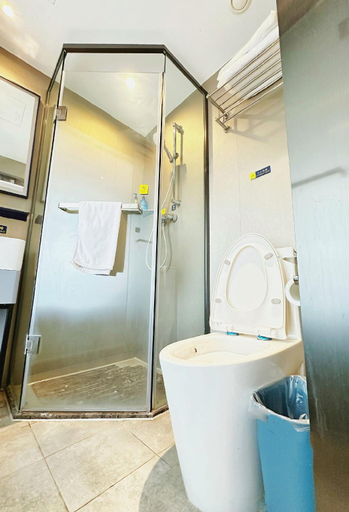 Bathroom 4, 7 Days Inn Beijing Dinghui Temple Wuluju Metro Station, Beijing