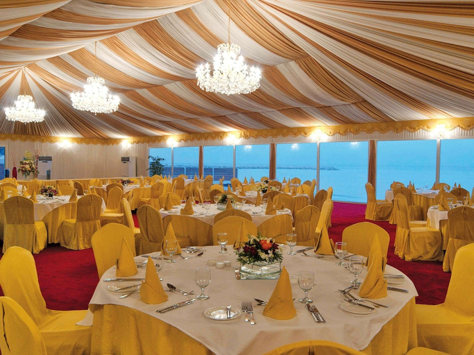 Food & Drinks, Movenpick Hotel & Resort Al Bidaa, Salmiya