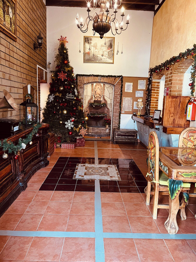 Others 4, Hotel El Aguila, Villa del Carbón