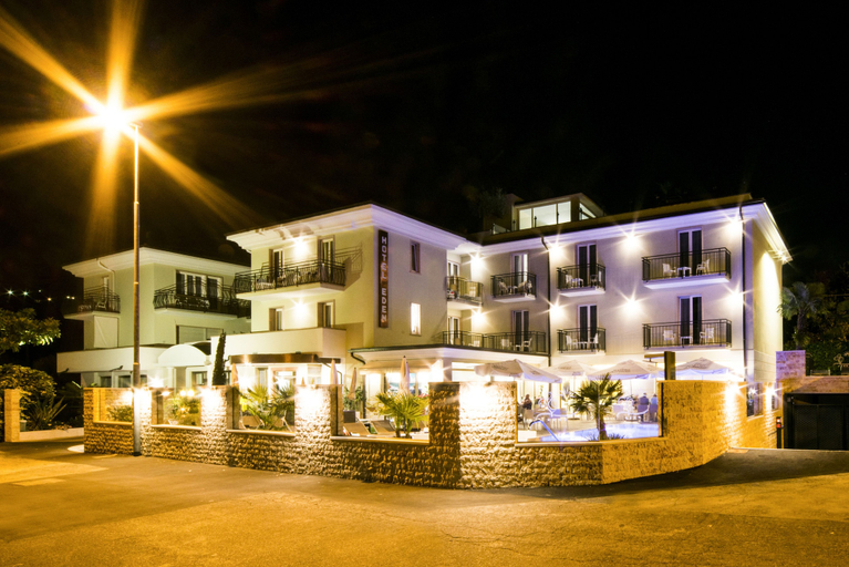 Exterior & Views 2, Hotel Eden Garda, Verona