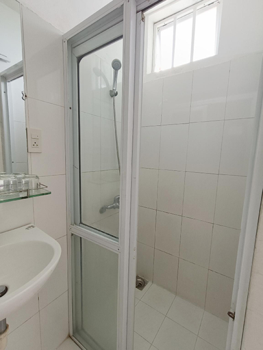 Bathroom 5, Hoian Old Town Hostel, Da Nang