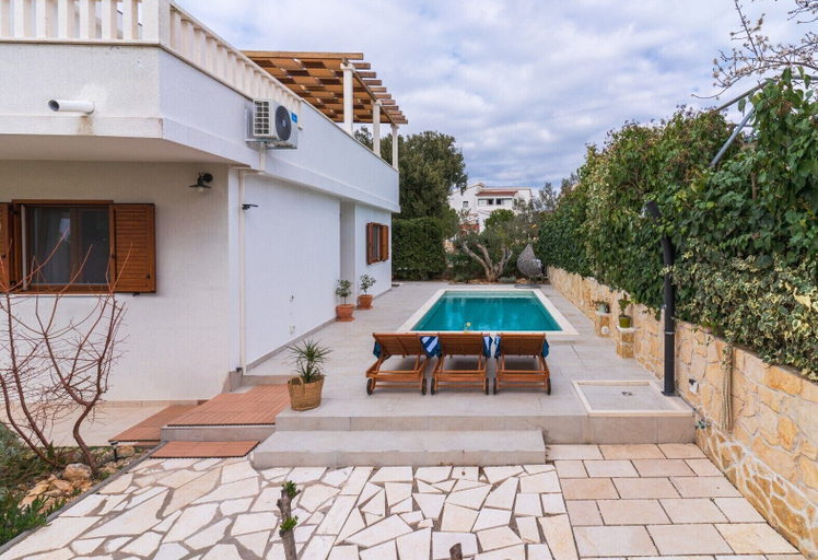 Others 4, Casa Korina, 3 Apartments With Private Pool, Marina