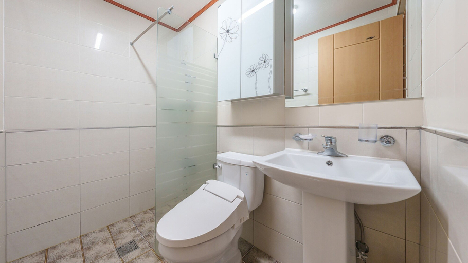 Bathroom 4, Yangyang Sunrise Sea Pension, Yangyang