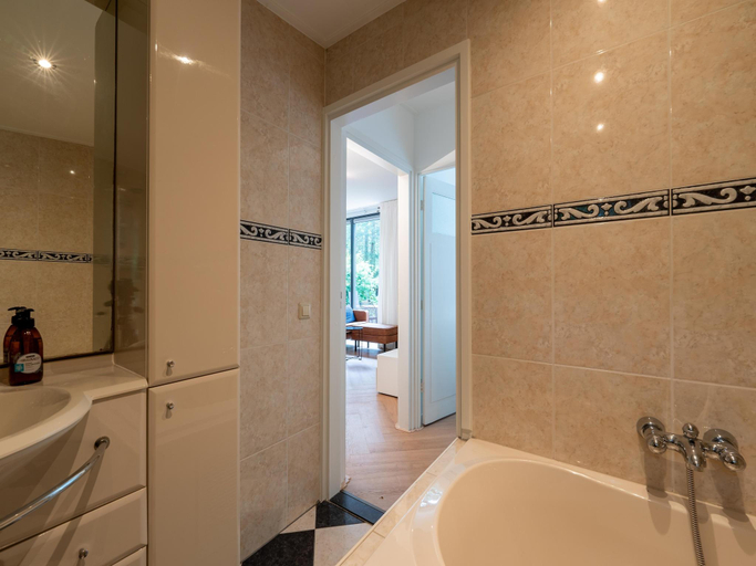 Others 5, Holiday Home in Zelhem with Hottub Forest, Zelhem